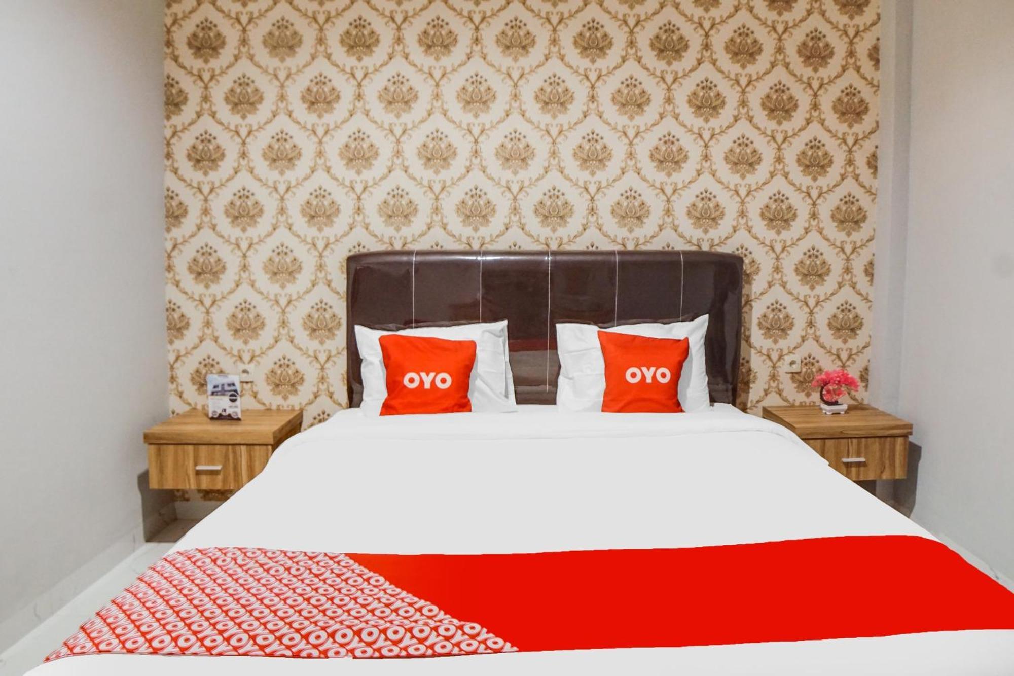 Super Oyo Capital O 92066 Papakoel Hotel & Cafe Medan Bagian luar foto