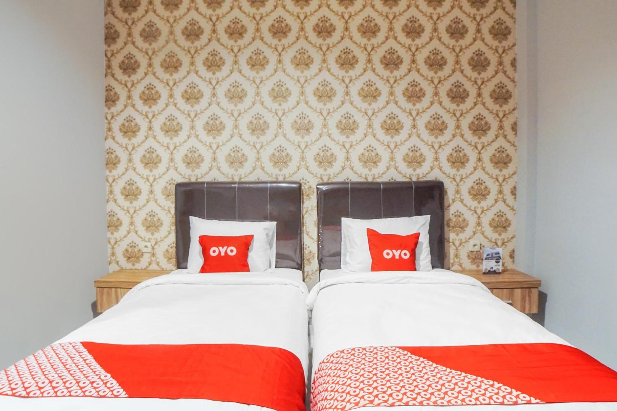 Super Oyo Capital O 92066 Papakoel Hotel & Cafe Medan Bagian luar foto