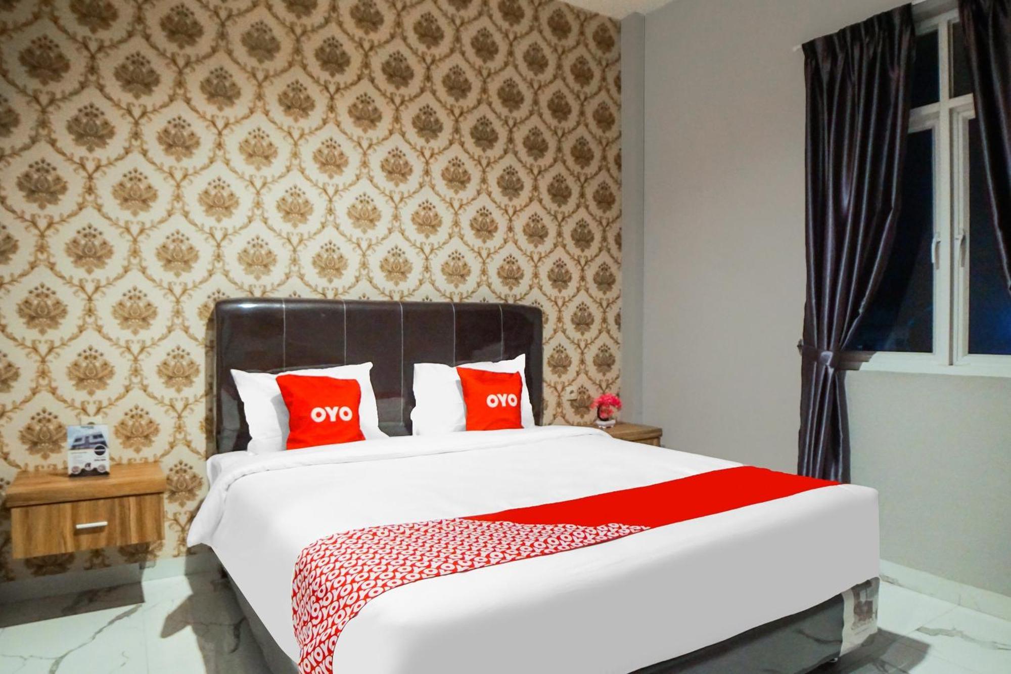 Super Oyo Capital O 92066 Papakoel Hotel & Cafe Medan Bagian luar foto
